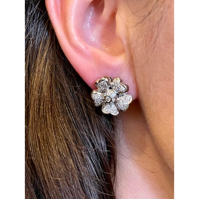 1.8 Carat Diamond Flower/Cluster Stud Earring 18 Karat White Gold, A Pair For Sale - Image 14 of 18