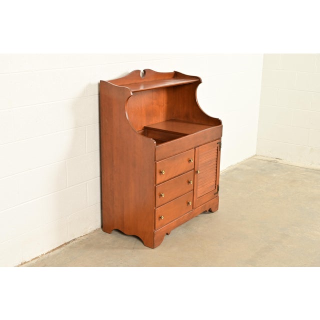 Ethan Allen Ethan Allen American Colonial Solid Maple Dry Sink For Sale - Image 4 of 15