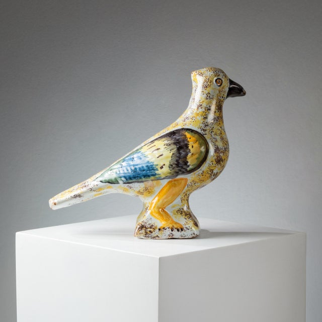 Bird Figurine in Earthenware, in Very Good conditions. Designed before 1890 I have official proof of authenticity such as...