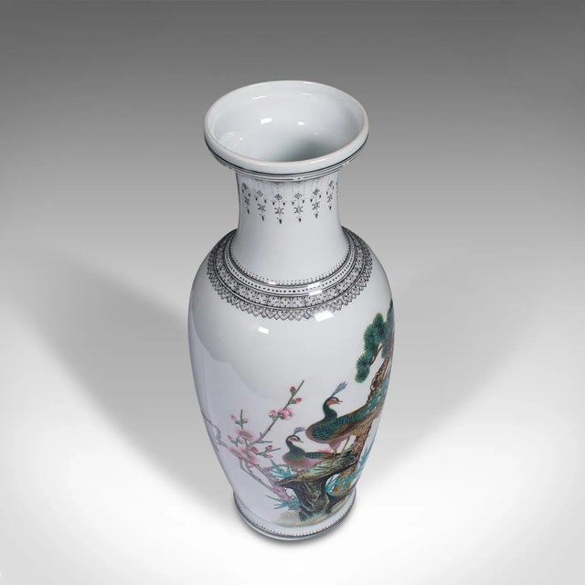 White 1960s Vintage Chinese Decorative Posy Vase For Sale - Image 8 of 13