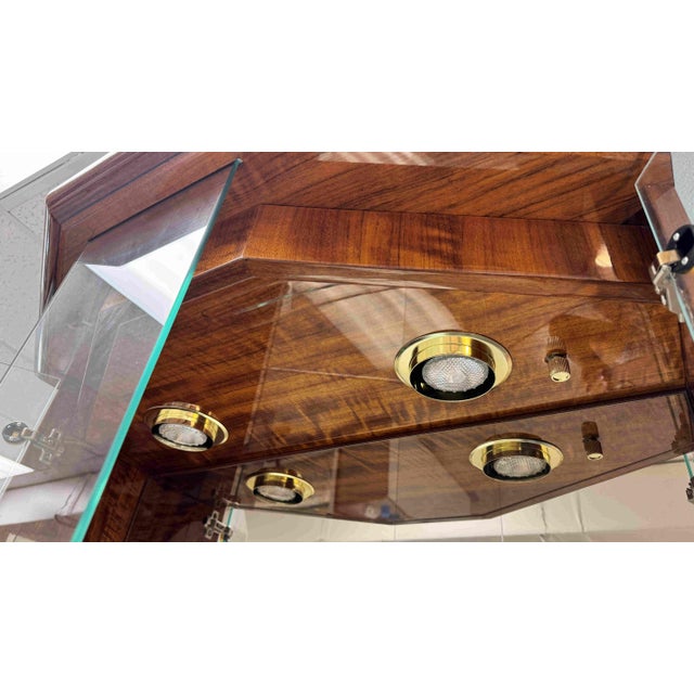 Henredon Lacquered Mahogany "Right-Side" Bunching Curio Display Cabinet For Sale In Miami - Image 6 of 8