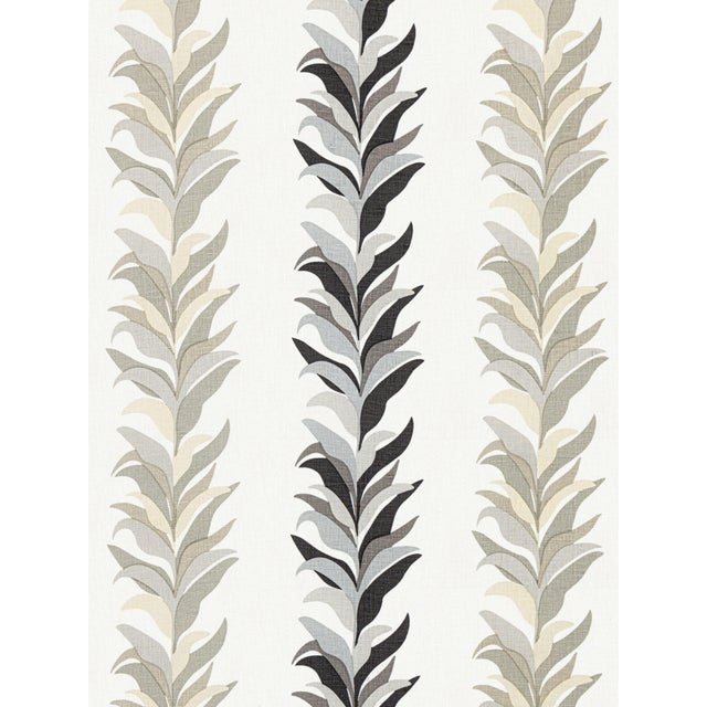 Hinson re-enters the limelight with a show-stopping debut collection under the Scalamandré name. COLOR POP!, a collection...