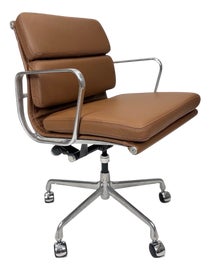 Example of Eames Chairs