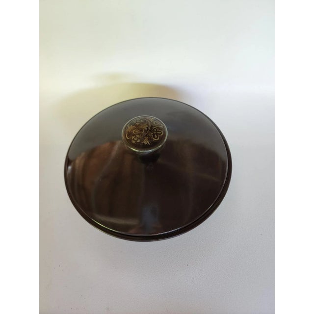 Spanish 1970s Franciscan Madeira Three Quart Round Covered Casserole Dish For Sale - Image 3 of 5