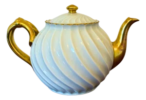 Teapot with Fluted Swirl Relief and Gilt Accents fom Haviland Limoges, France, 1950