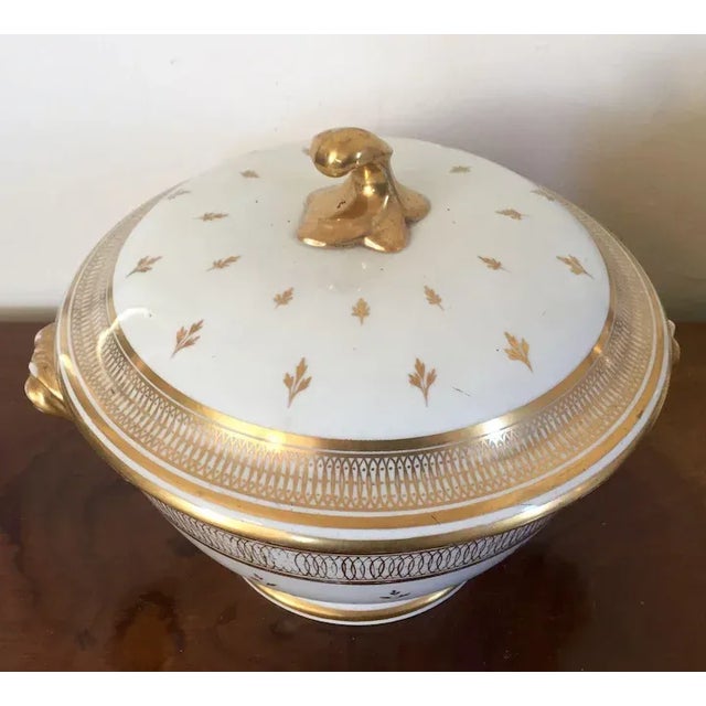 1805 English Regency Coalport Porcelain Round Tureen & Cover For Sale In New York - Image 6 of 11
