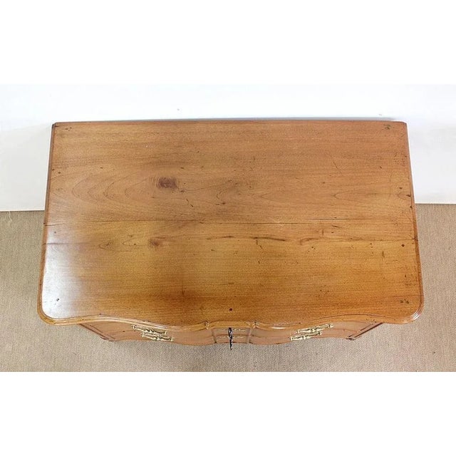 Louis XV Period Nantaise Dresser in Yellow Mahogany, 1700s For Sale - Image 5 of 18