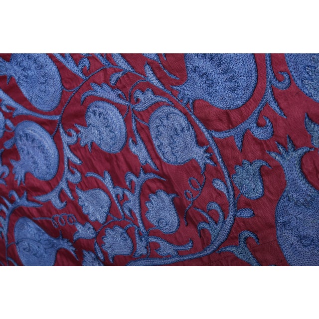 1970s Red Suzani Textile Art From Uzbekistan 3'1'' X 6'3'' For Sale - Image 4 of 10