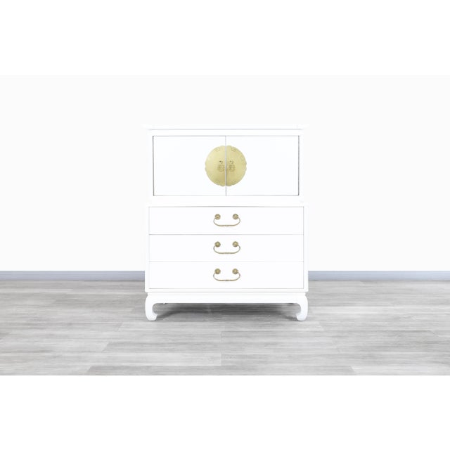 Wood Vintage Hollywood Regency Asian-Inspired White Lacquered Highboy Dresser For Sale - Image 7 of 10