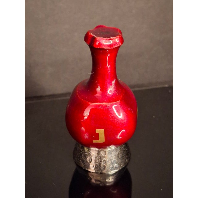 1990s Modern Enamel Pomegranate Dreidel Sevivon Solid Metal Gilt Hebrew Letters Base Stand For Sale - Image 9 of 14