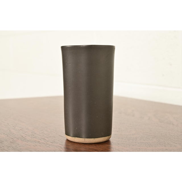 Mid-Century Modern 1960s Marshall Studios Mid-Century Modern Stoneware Pottery Tumbler or Vase For Sale - Image 3 of 10