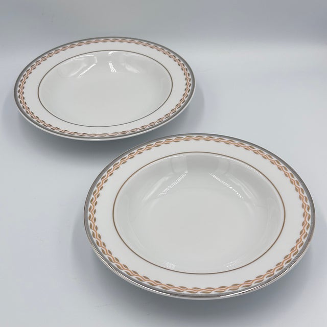 Elevate your dining experience with this exquisite set of Thun Val St. Lambert soup bowls. Each bowl is meticulously...