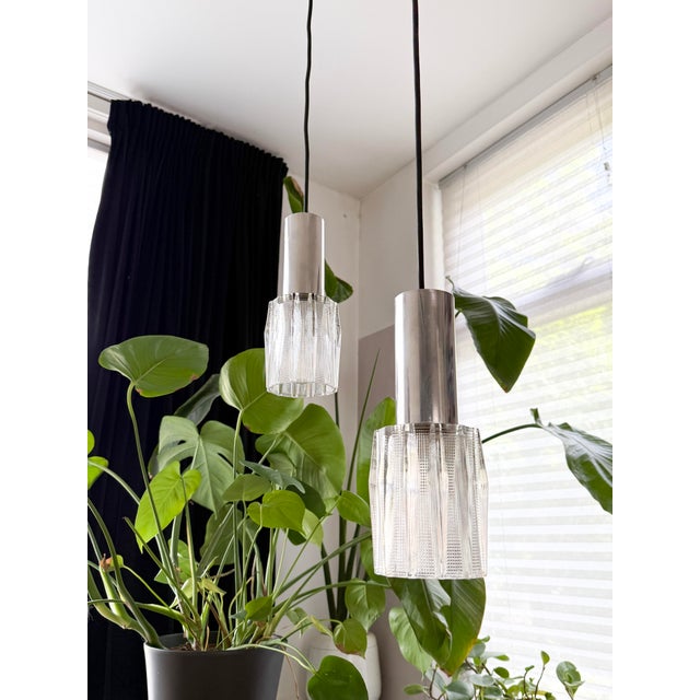 Silver Mid-Century Modern Textured Glass Pendant Lights, 1960s, Set of 2 For Sale - Image 8 of 17