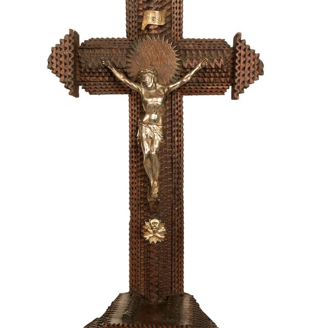 Antique American Tramp Art Carved Wood Crucifix John Zadora Pennsylvania 1900 For Sale - Image 15 of 17