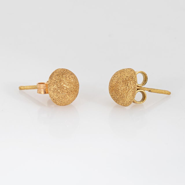 Vintage Portuguese 19k Yellow Gold Textured Small Stud Earrings Buttons, Pair For Sale - Image 4 of 5