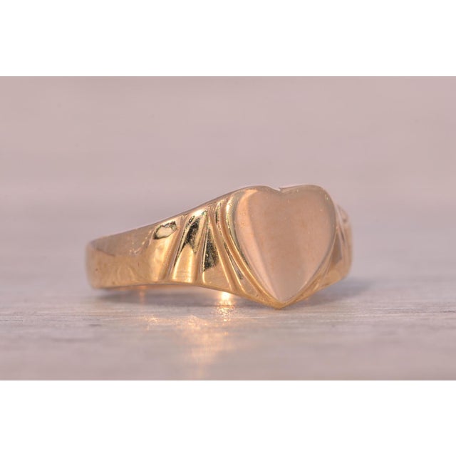 Gold The Great: Childs Heart Signet Ring in Yellow Gold For Sale - Image 8 of 11