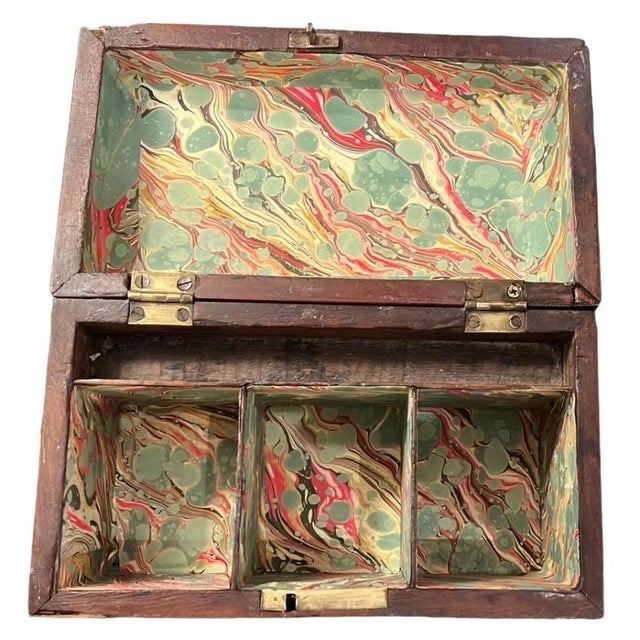 9' x 6.5" x 5" Chippendale style Four sections Does not completely close