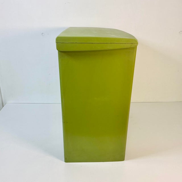 1960s Mid-Century Boho Chic Olive Green Hamper. For Sale - Image 6 of 11