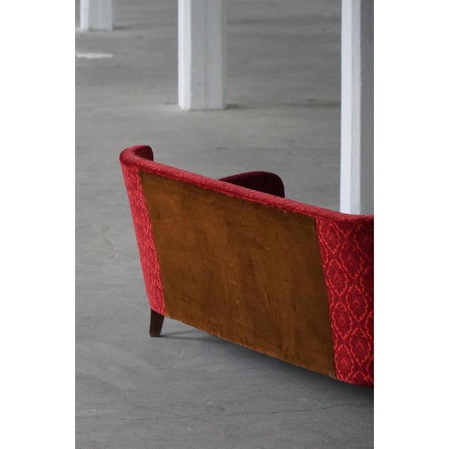 Danish Modern Red Velvet 3-Seater Sofa in the style of Fritz Hansen, 1940s For Sale - Image 9 of 18