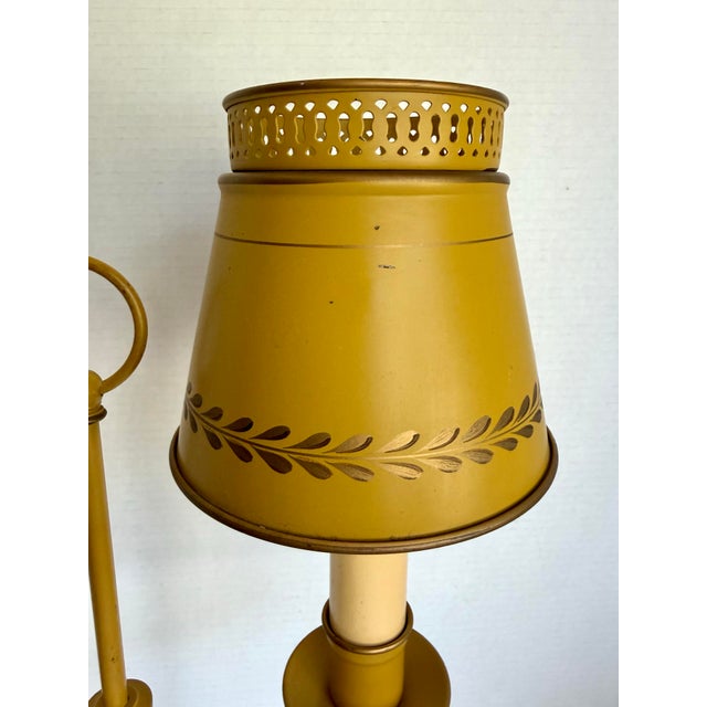 French Vintage French Empire Bouillotte Mustard and Gold Tole Library Table Lamp For Sale - Image 3 of 11