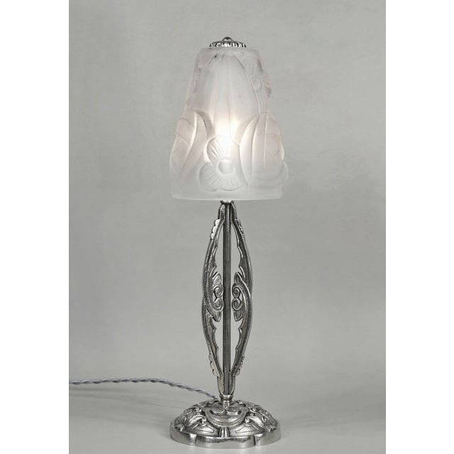 Art Deco Degue French Art Deco Table Lamp 1930s - Floral Glass & Nickeled Bronze For Sale - Image 3 of 9