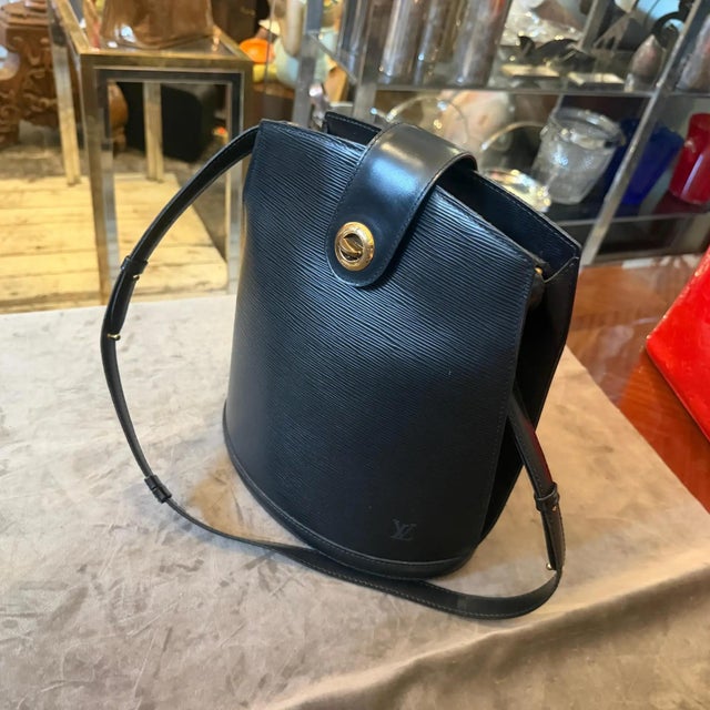 1995 Vintage Louis Vuitton Black Epi Leather Cluny Shoulder Bag For Sale - Image 6 of 17