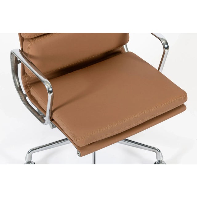 Eames for Herman Miller Aluminum Group Office Chair in Schumacher Vegan Leather For Sale - Image 12 of 13