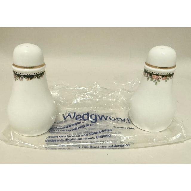 *** WEDGWOOD OSBORNE SALT & PEPPER SHAKERS *** MINT - 3 5/8" - 7/3 Holes The Wedgwood Osborne pattern was introduced in...