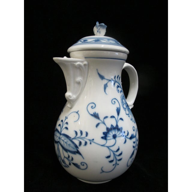 Ceramic Meissen Porcelain Blue Onion Rose Bud Finial Ornate Handle 10" Coffee Pot For Sale - Image 7 of 11