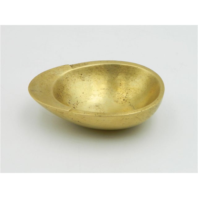 Mid-Century Modern Brass Model 3562 Ashtray by Carl Auböck for Werkstätte Carl Auböck, Vienna, Austria For Sale - Image 3 of 15