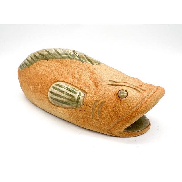 Mid-Century Pottery Fish Wall Pocket Figurine – Asian Folk Art / Japandi / Coastal For Sale - Image 12 of 12