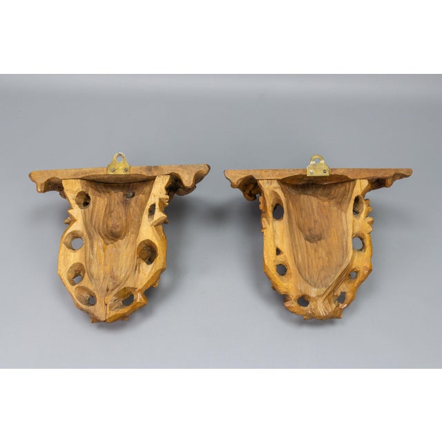 Black Forest Carved Walnut Bird Nest Wall-Mounted Shelves, 1920s, Set of 2 For Sale - Image 17 of 18