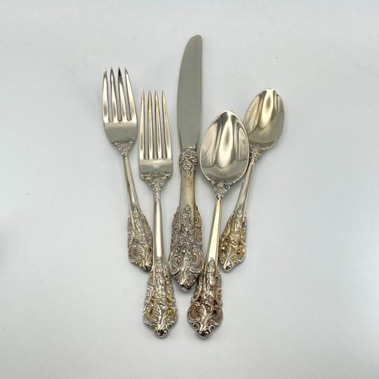 Early 21st Century “Baroque by Godinger” Silverplate 65-Piece Flatware Set: Service for 12 With Serving Pieces and Vintage Storage Chest For Sale - Image 5 of 18