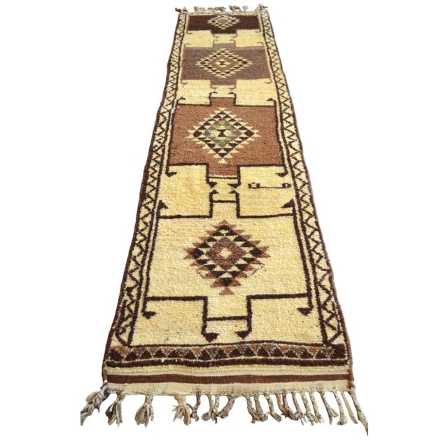 Hand-Knotted Kurdish Runner Rug . Tribal Herki Long Runner Rug - No Dyes - 3′1″ × 13′7″ For Sale - Image 4 of 12