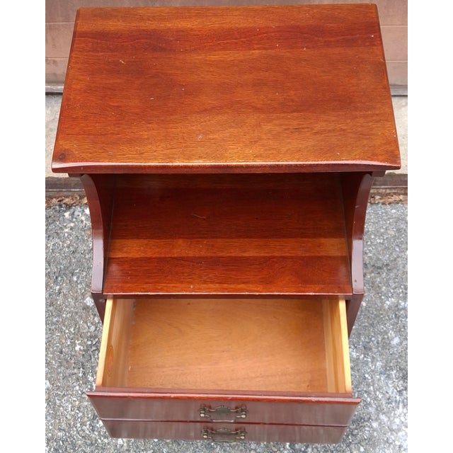 Mid-Century Modern Mid 20th Century Hickory Manufacturing Mahogany Bedside Table For Sale - Image 3 of 10
