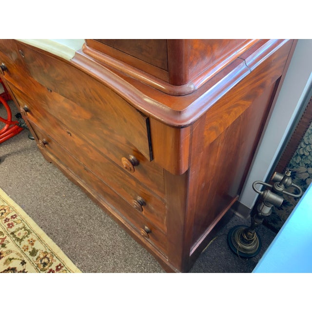 Early 20th Century American Empire Mahogany Chest of Drawers With Mirror and Marble Top For Sale - Image 16 of 18
