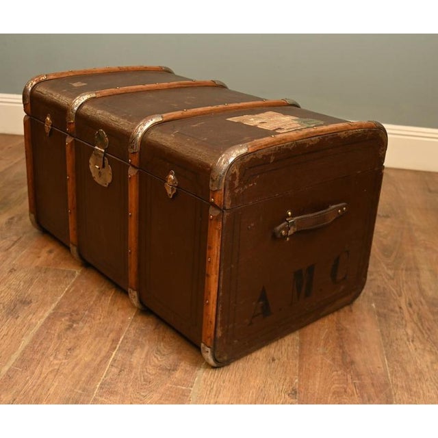 1920s Vintage Steamer Trunk Luggage Case in Leather, 1920s For Sale - Image 5 of 5
