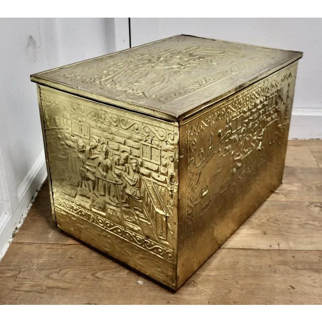 Large Embossed Brass Log Box with Tavern Scenes, 1890s For Sale - Image 5 of 8