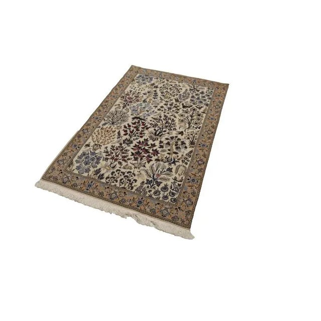 Middle Eastern Hand-Knotted Rug in Silk For Sale - Image 4 of 10