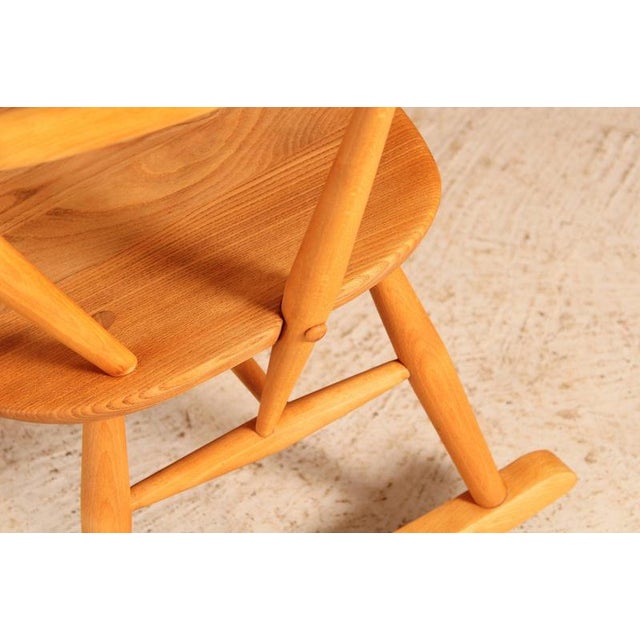 Mid-Century Modern Elm and Beech Rocking Chair from Ercol, 1960s For Sale - Image 8 of 13