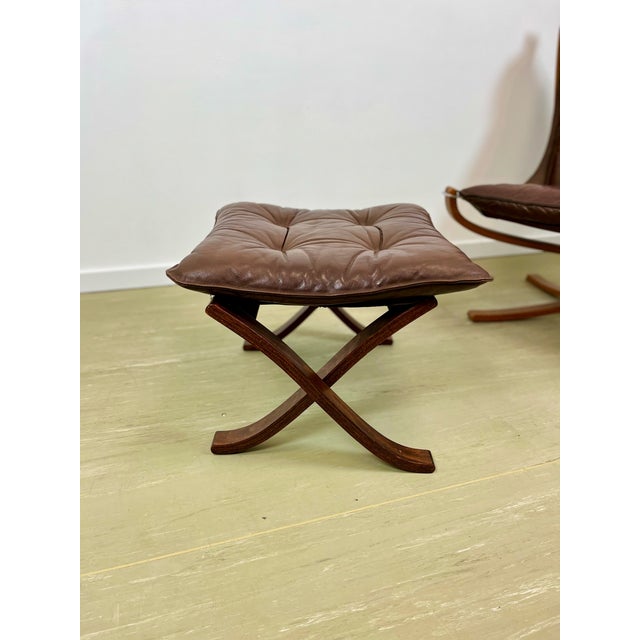 Set of Leather Falcon Sling Chair and Ottoman by Sigurd Ressell for Vatne Møbler, 1970s For Sale - Image 6 of 10
