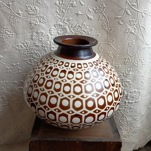 Ceramic Large 12" Vintage Peruvian Chulucanas Art Pottery Statement VaseCircumference For Sale - Image 7 of 10