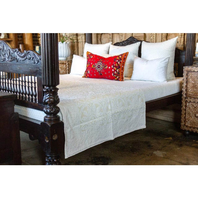 Textile Paloma Applique Coverlet For Sale - Image 7 of 8