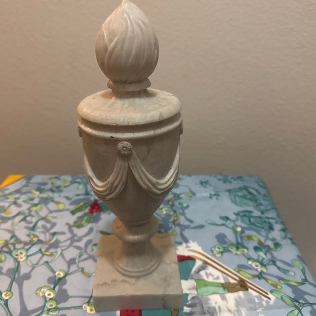 Hollywood Regency Hollywood Regency Style Resin Urn Sculpture – Classic Home Decor For Sale - Image 3 of 6