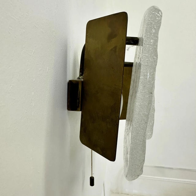 1960s Modernist Frosted Ice Glass Wall Lamp attributed to J. T. Kalmar for Kalmar, 1960s For Sale - Image 5 of 8