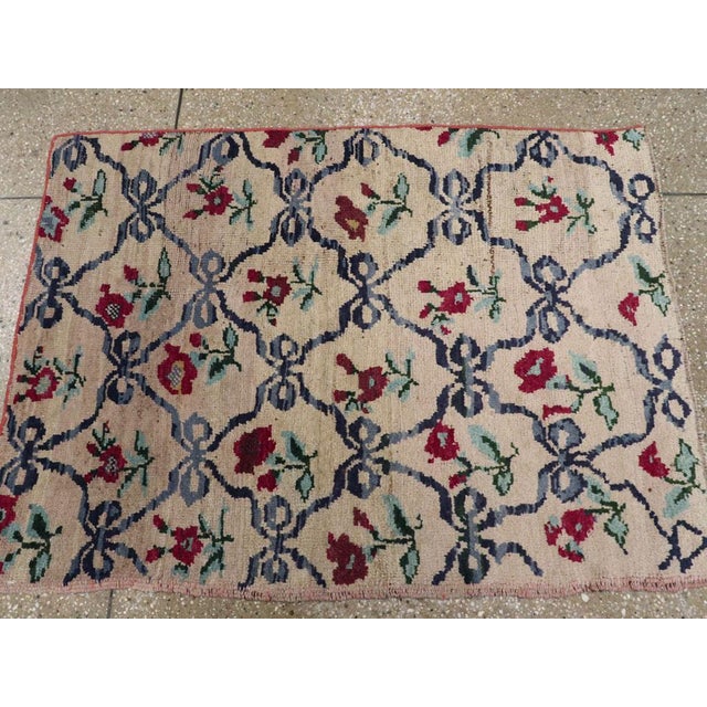 Galerie Shabab Collection Mid-20th Century Turkish Anatolian Throw Rug For Sale - Image 4 of 6