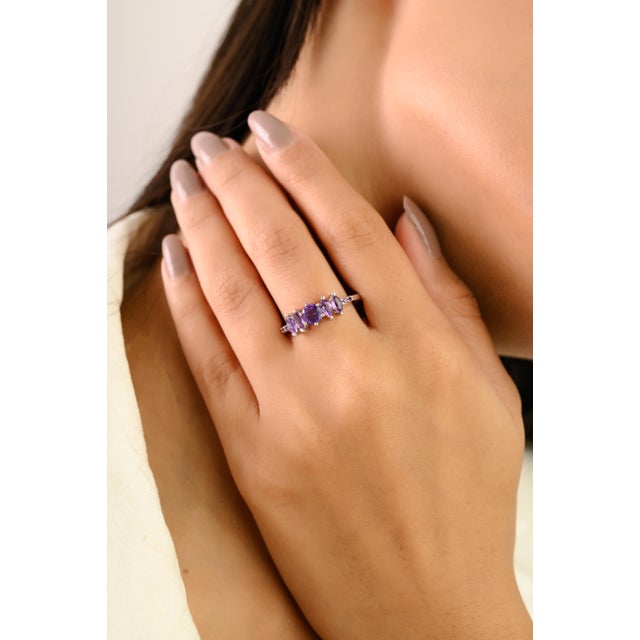 Timeless Round Centerpiece Five-Stone Amethyst Pure 925 Silver Ring - Size 7.5 For Sale - Image 4 of 10