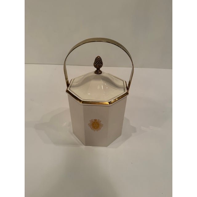 1960s Ceramic Porcelain Ice Bucket With Crest by Ernest John For Sale - Image 5 of 11