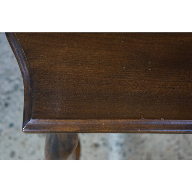 Vintage Queen Anne Style Mahogany Sofa Console Hall Entry Table For Sale - Image 10 of 17