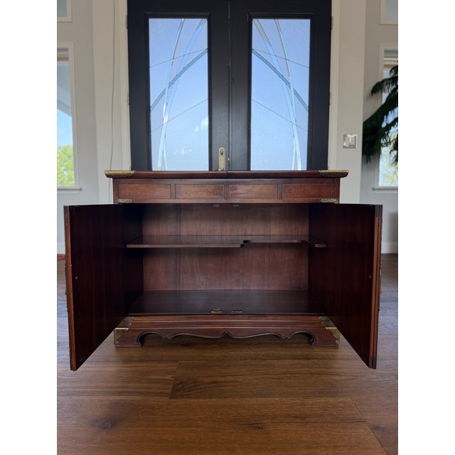 Brown Henredon Scene One Chinoiserie Campaign Slide-Top Dry Bar Cabinet in Mahogany, Circa 1978, Attributed For Sale - Image 8 of 15